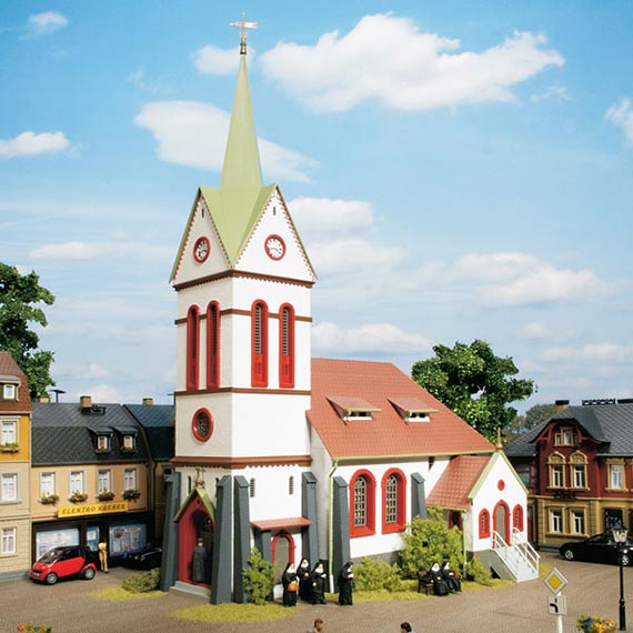 Небольшая городская церковь