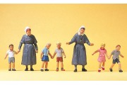 Монахини с детьми